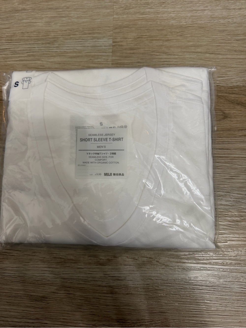 Muji Men’s White V-Neck Short Sleeve T-Shirt 2 pack!